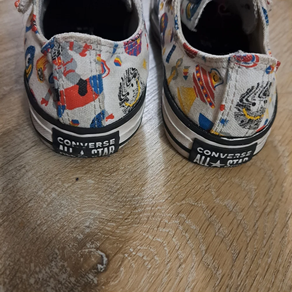 Converse All Star Chuck Taylor White Red Blue Colorful Kids Sneakers Size 2